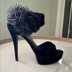 Black heels roses size 8